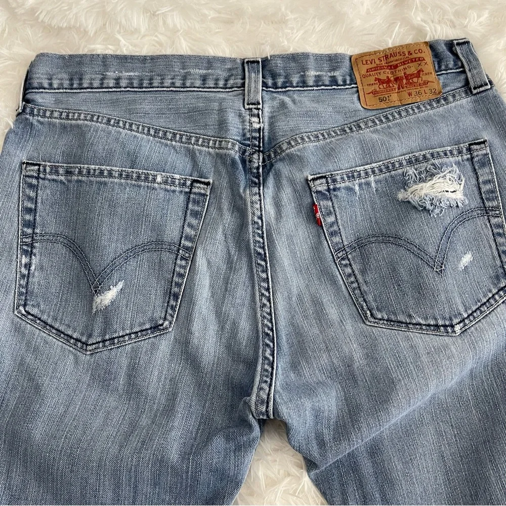 Levi’s 501 Jeans Men’s 36X32 Straight Leg Button Fly Distressed Medium Wash
